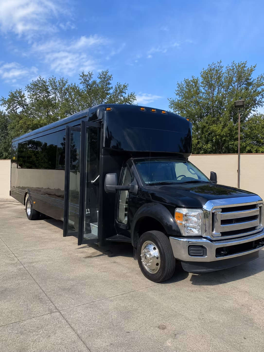 Oxnard Birthday, Sweet 16, & Quinceañera Transportation party bus exterior