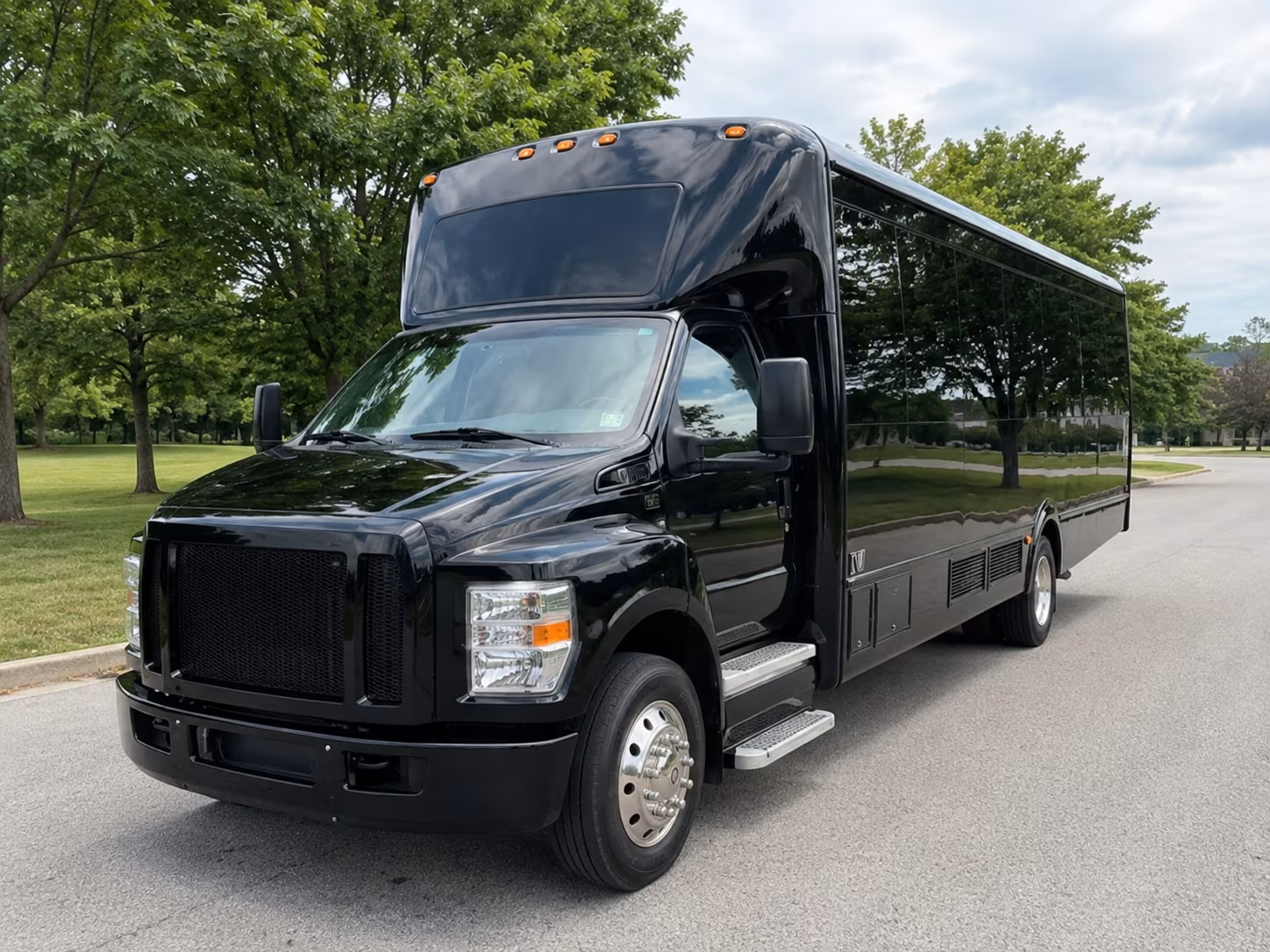 San Buenaventura (Ventura) Homecoming & Prom Party Bus Rentals